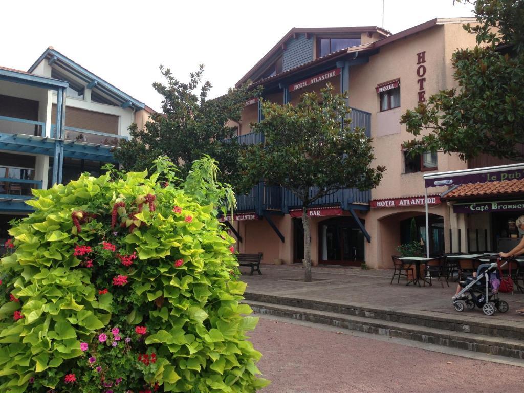 Hotel Atlantide Biscarrosse Eksteriør billede
